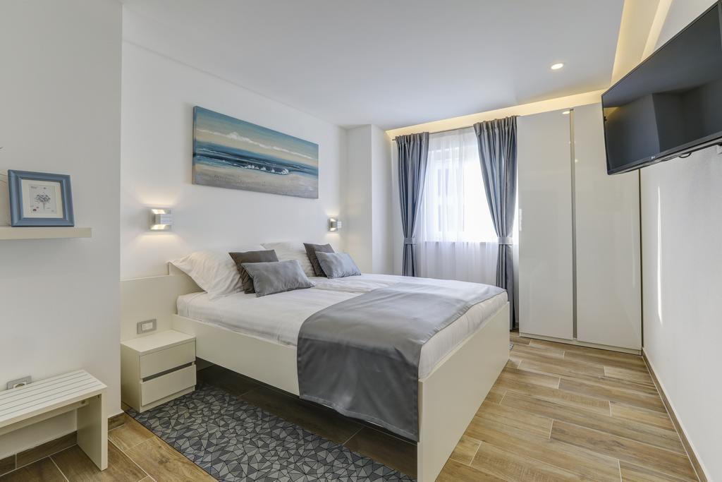 Viras Luxury Holiday Premantura Esterno foto